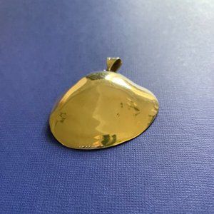 STERLING SILVER SHELL PENDANT